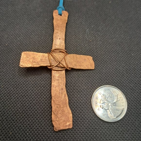 Upcycled Pendant from a copper wire hammered. Unique design - Picture 2 of 3